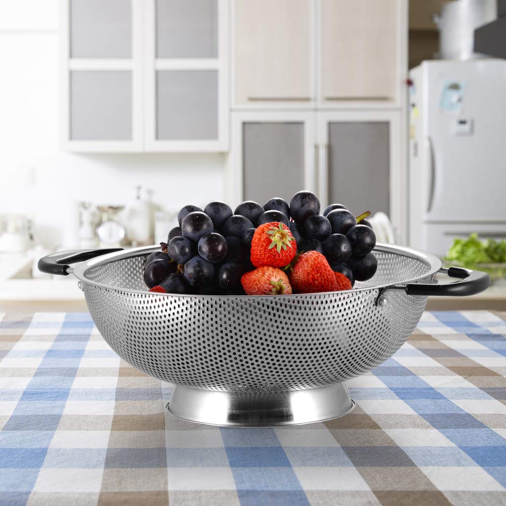 18/8 Stainless Steel Colander, Easy Grip Micro-Perforated 5-Quart Colander, Strainer with Riveted and Heat Resistant Handles, BPA Free, LFGB Approved. Great for Pasta, Noodles, Vegetables and Fruits