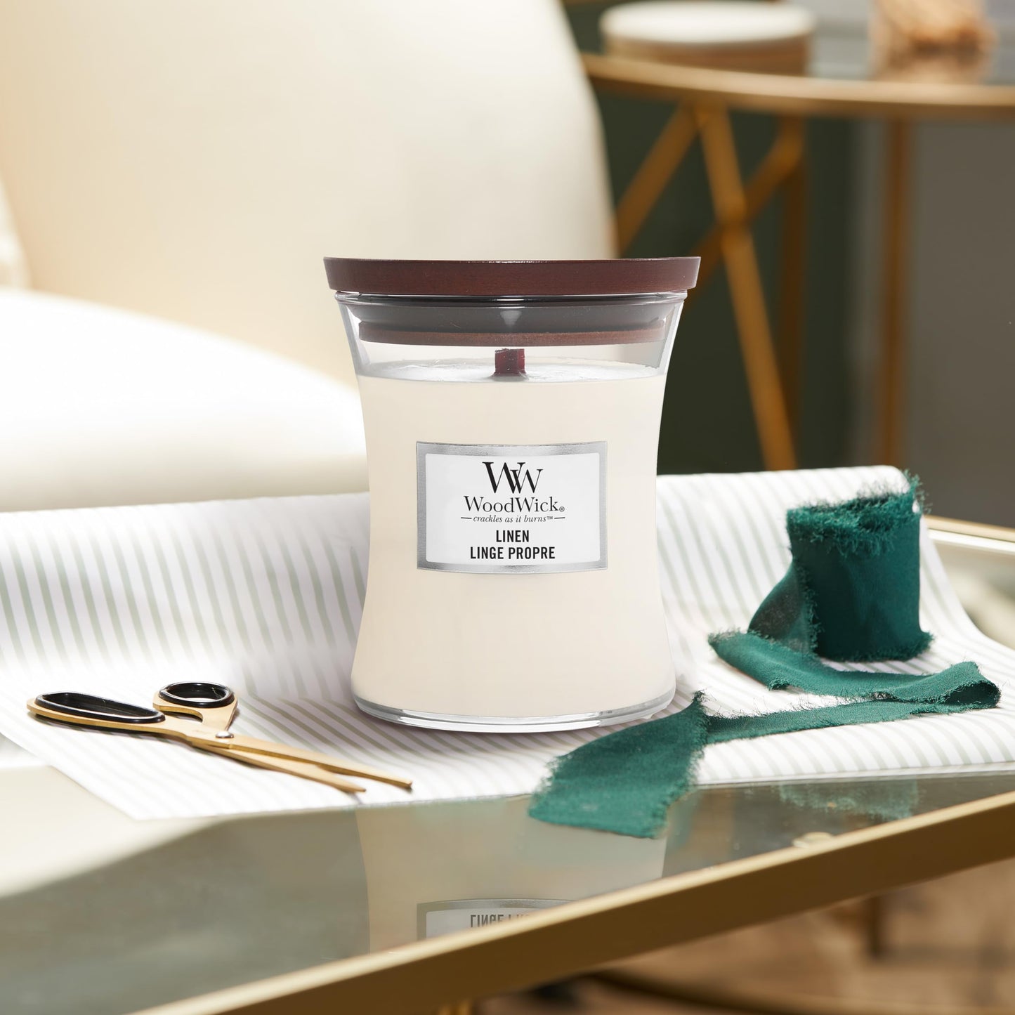 Woodwick Medium Hourglass Scented Candle, Fireside, with Crackling Wick, Burn Time: Up to 60 Hours