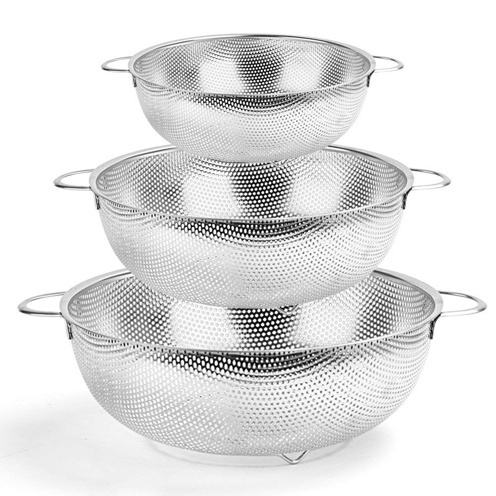 HaWare Colander Set of 3, Stainless Steel Colanders with Handle, Metal Colander Perforated Strainer for Kitchen Pasta/Vegetable/Rice/Fruit/Food - Dishwasher Safe- （16/22/28 cm）