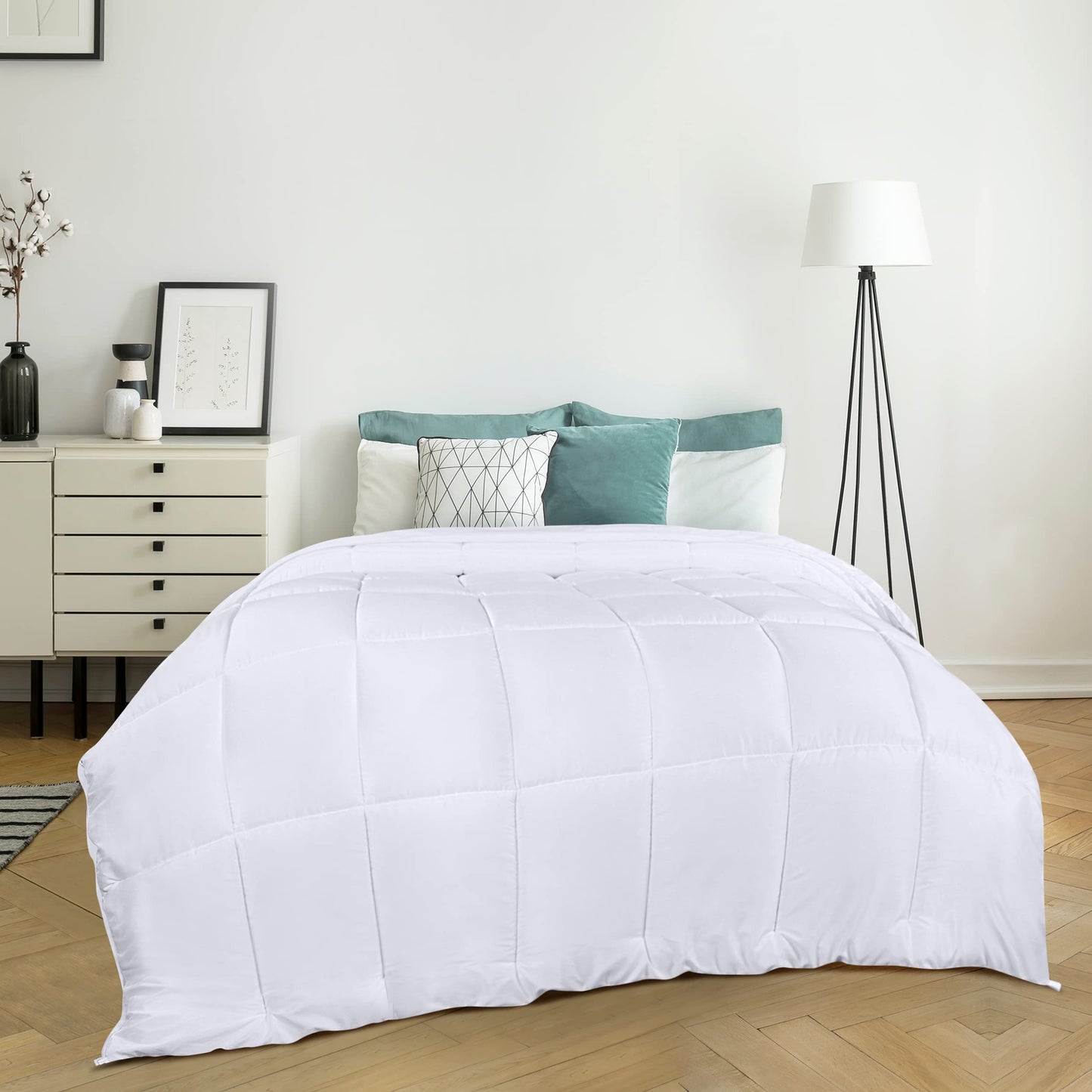 Utopia Bedding Lightweight 4.5 Tog Double Size Duvet with Corner Tabs, Microfiber Soft Breathable Duvet, Box Stitched Down Alternative Quilt 200x200 cm (White) White 4.5 Tog - Double