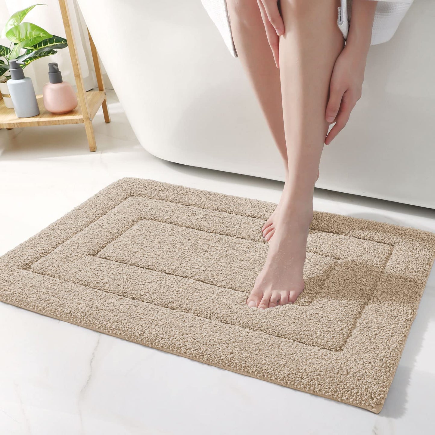 DEXI Bath Mat 60 x 90 cm, Non-Slip Bathroom Mat Machine-Washable, Ultra Soft and Water Absorbent Bath Rug for Bathroom, Tub and Shower - Beige