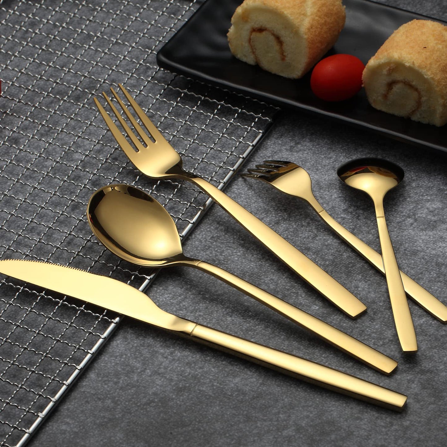 Berglander 30 Piece Titanium Gold Plated Stainless Steel Cutlery Set, 30 Pieces Golden Flatware Set, Gold Silverware Set Cutlery Sets, Service for 6 (Shiny Gold)