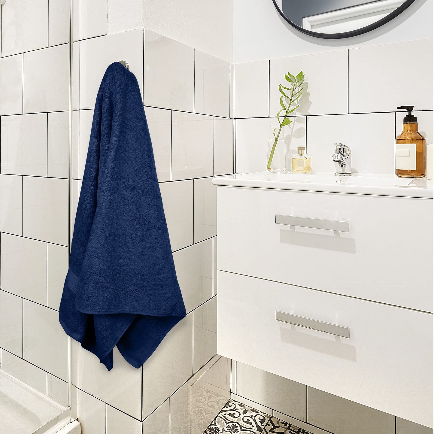 Utopia Towels - 4 Piece Bath Towels Set (69 x 137 CM) - Premium 100% Ring Spun Cotton - Quick Dry, Highly Absorbent, Soft Feel Towels, Perfect for Daily Use (Navy) Navy