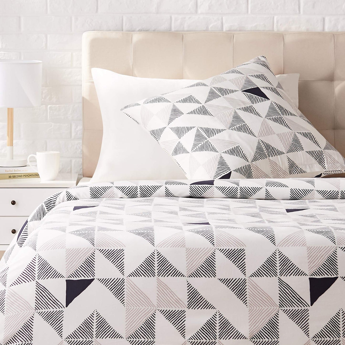 Amazon Basics Sateen 2 Piece Duvet Cover Set - 135 x200 cm / 80 x 80 cm x 1, Geometric, Diamond Fusion pillowcase