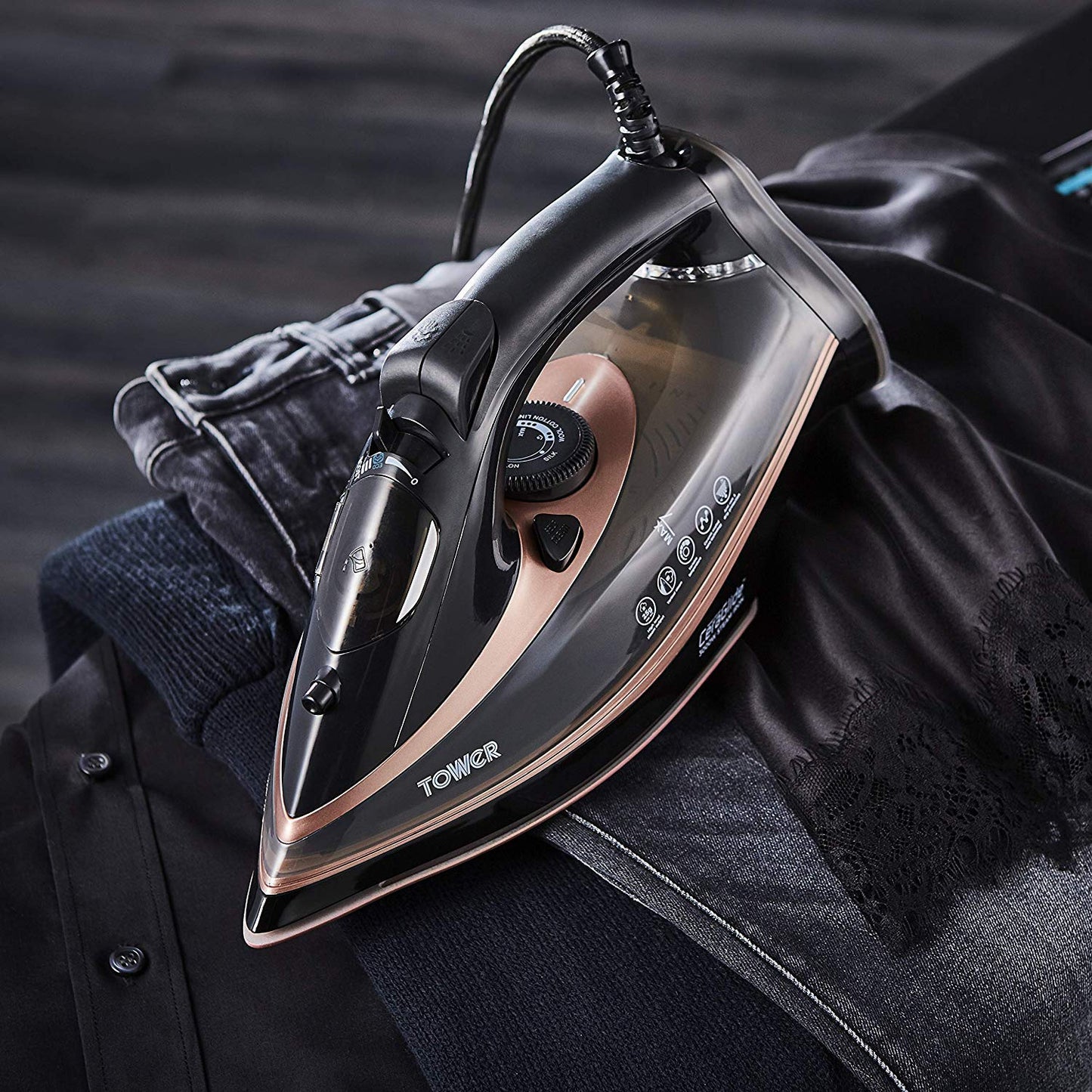 Tower T22013 CeraGlide Steam Iron, Ceramic Sole Plate, 3100 W, Rose Gold and Black.