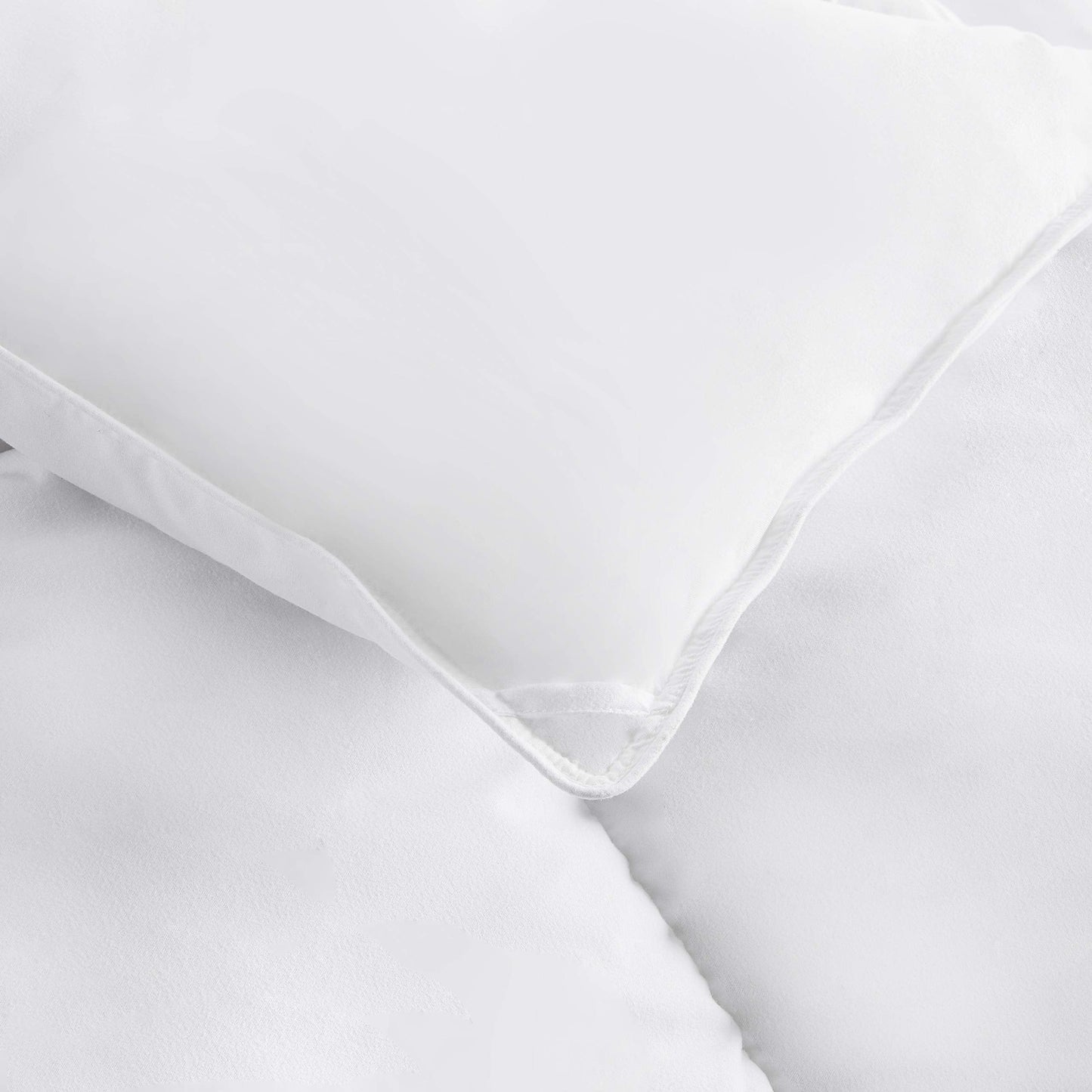 Amazon Basics Down Alternative Bed Comforter, Twin, Warm, White