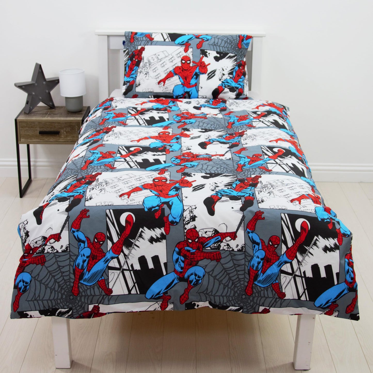 Spiderman Ultimate Metropolis Single Duvet Cover | Reversible Two Sided Design | Kids Bedding Set Includes Matching Pillow Case, Micro Fibre Polyester, Red, 200 x 135cm